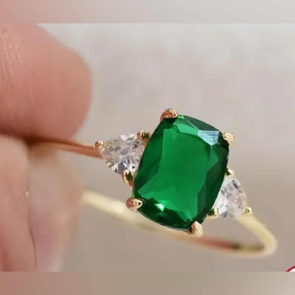 Sterling Silver 14k plated Green Cubic Zirconia Ring Size 7 - Picture 3 of 5